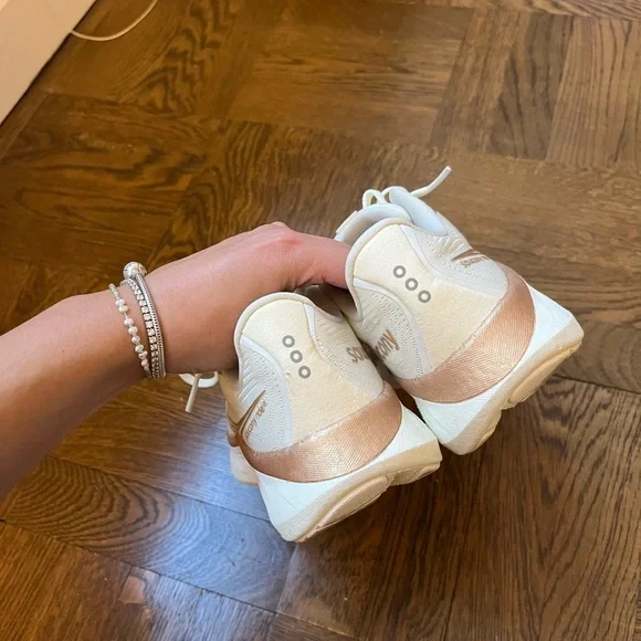 Saucony women’s ride 18 in vanilla sz 8 - Picture 5 of 9